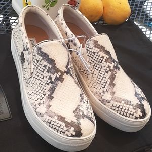 Steven Madden Gills Slip On Sneakers